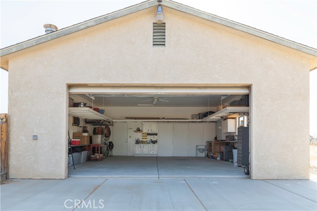12386 Pawnee Road, Apple Valley CA: https://media.crmls.org/medias/d43ee45f-b609-4a7b-b5bb-7ccde4458943.jpg