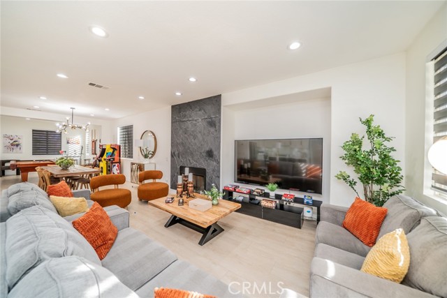 Detail Gallery Image 3 of 49 For 43955 Campo, Indio,  CA 92203 - 6 Beds | 2/1 Baths