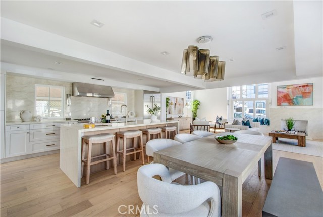 1103 Balboa Avenue, Newport Beach CA: https://media.crmls.org/medias/d43fa6c2-6ef9-46ef-b20a-04e39daf34dc.jpg