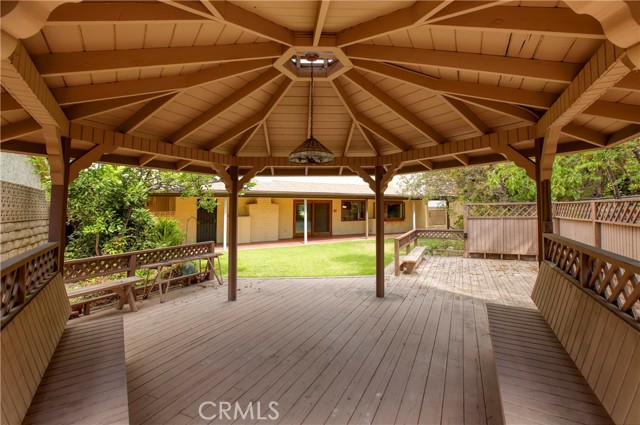 3950 Hamilton Lane, La Crescenta CA: https://media.crmls.org/medias/d43ff244-9a5d-4df7-8bbc-2d9f66981008.jpg