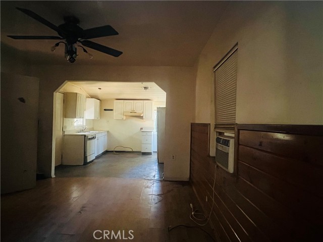 Detail Gallery Image 5 of 9 For 23904 Bowl Rd, Crestline,  CA 92325 - 1 Beds | 1 Baths