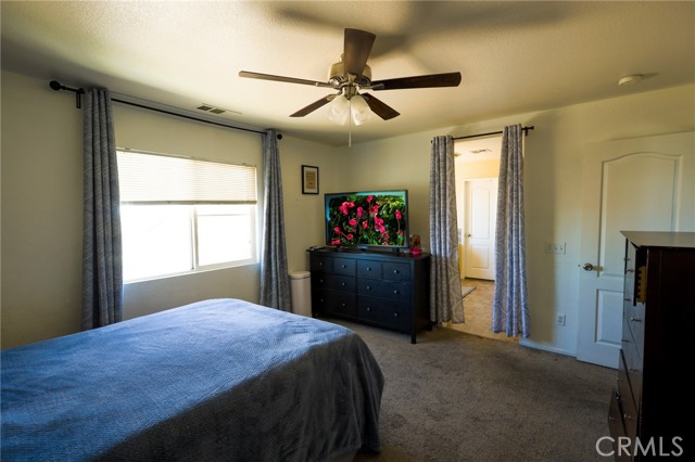 Detail Gallery Image 7 of 15 For 17036 Mastodon Pl, Victorville,  CA 92394 - 3 Beds | 2/1 Baths