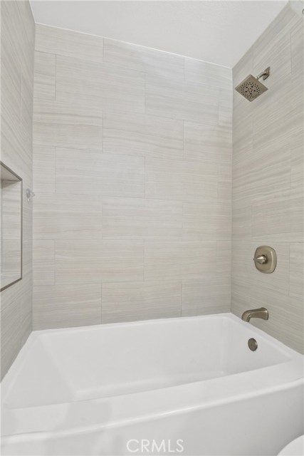 101 Abbeywood Lane, Aliso Viejo CA: https://media.crmls.org/medias/d440bb31-1557-4757-a4dd-9c9e032a3885.jpg