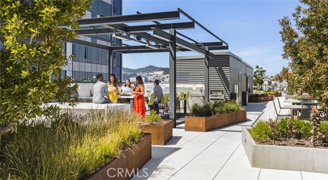 150 Van Ness Avenue, San Francisco CA: https://media.crmls.org/medias/d441199d-04eb-48d7-b78c-c0d1f3d3fefc.jpg