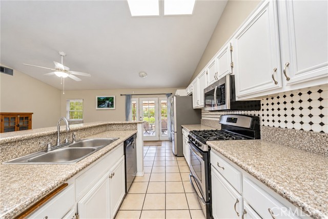 14574 Lilac Rd, Adelanto, CA 92301 photo 10