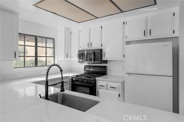 Detail Gallery Image 15 of 23 For 16211 Downey #68,  Paramount,  CA 90723 - 1 Beds | 1 Baths