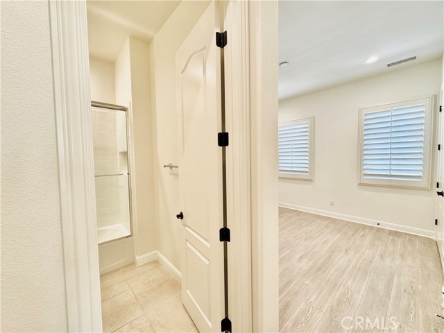 Detail Gallery Image 26 of 37 For 101 Fowler, Irvine,  CA 92602 - 5 Beds | 5/1 Baths