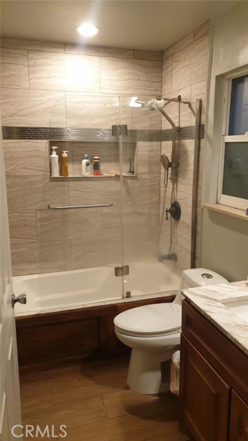 Detail Gallery Image 14 of 20 For 12117 Van Nuys, Sylmar,  CA 91342 - 4 Beds | 2/1 Baths