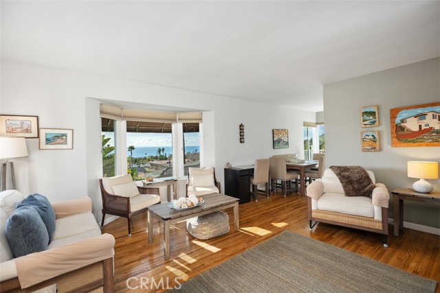 Detail Gallery Image 2 of 19 For 670 Thalia, Laguna Beach,  CA 92651 - 2 Beds | 2 Baths