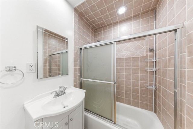Detail Gallery Image 23 of 31 For 12329 Burton St, North Hollywood,  CA 91605 - 4 Beds | 2/1 Baths