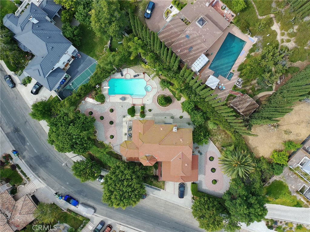 https://media.crmls.org/medias/d447f218-3c27-4719-bfbe-cbde4f97f3d2.jpg?preset=X-Large