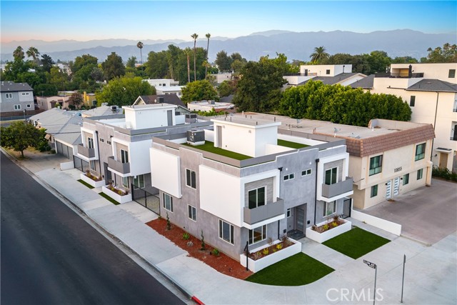 Detail Gallery Image 1 of 61 For 10857 Morrison St, North Hollywood,  CA 91601 - – Beds | – Baths