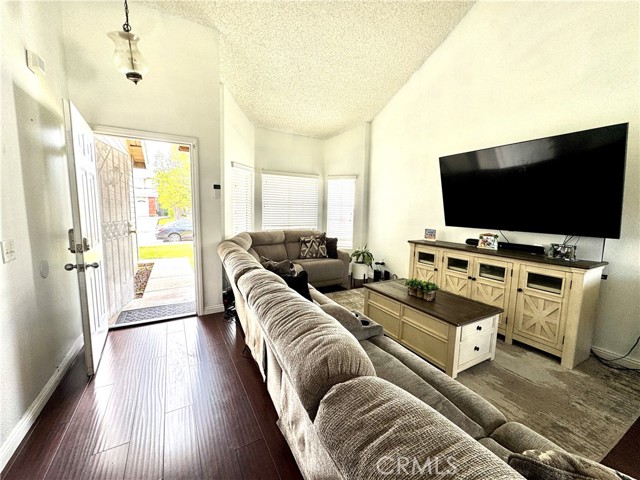 Detail Gallery Image 18 of 21 For 11948 Albion Way, Moreno Valley,  CA 92557 - 4 Beds | 2/1 Baths