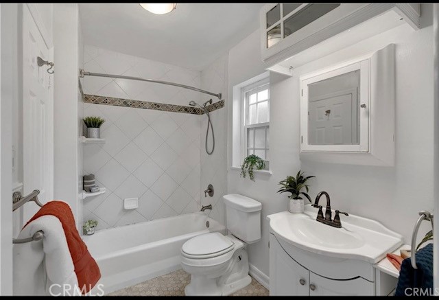 Detail Gallery Image 5 of 10 For 1613 Central Ave, Fullerton,  CA 92831 - 4 Beds | 2 Baths