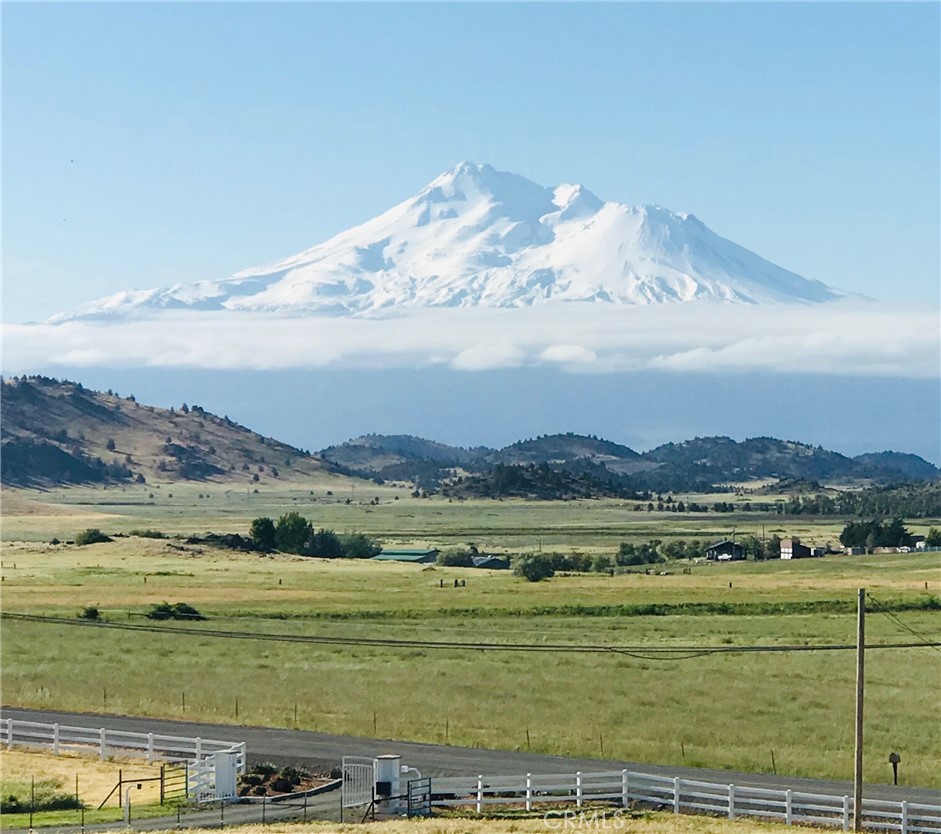 https://media.crmls.org/medias/d4491478-fc55-4665-a273-9dd7249755b3.jpg?preset=X-Large