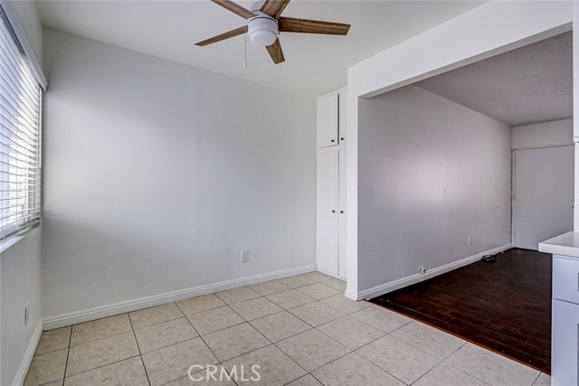 4207 Manhattan Beach Boulevard, Lawndale CA: https://media.crmls.org/medias/d4491e62-e35a-4f3f-8c30-13720b6cff84.jpg