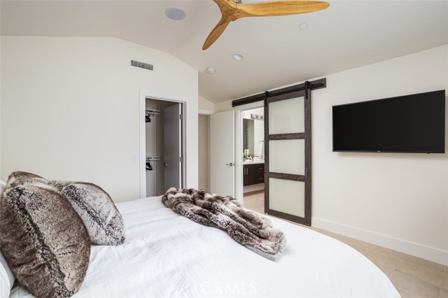 415 1/2 Marguerite Avenue, Corona del Mar CA: https://media.crmls.org/medias/d449bc4c-ae3a-4e76-b336-018328f8f76b.jpg