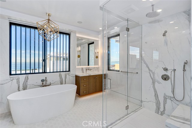 Detail Gallery Image 26 of 47 For 2016 Ocean, Manhattan Beach,  CA 90266 - 5 Beds | 5/2 Baths