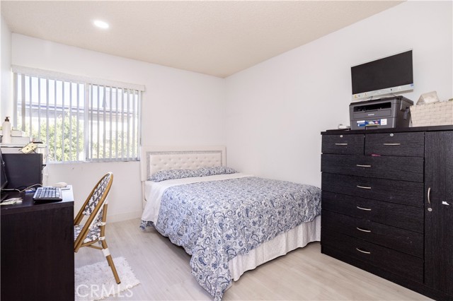 Detail Gallery Image 16 of 34 For 10125 De Soto #45,  Chatsworth,  CA 91311 - 3 Beds | 3 Baths