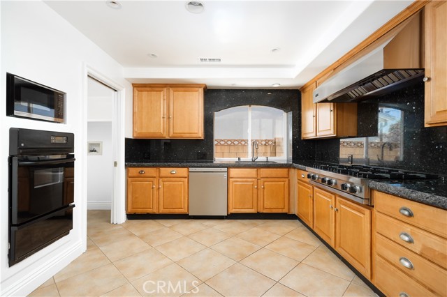 24027 Welby Way photo 10