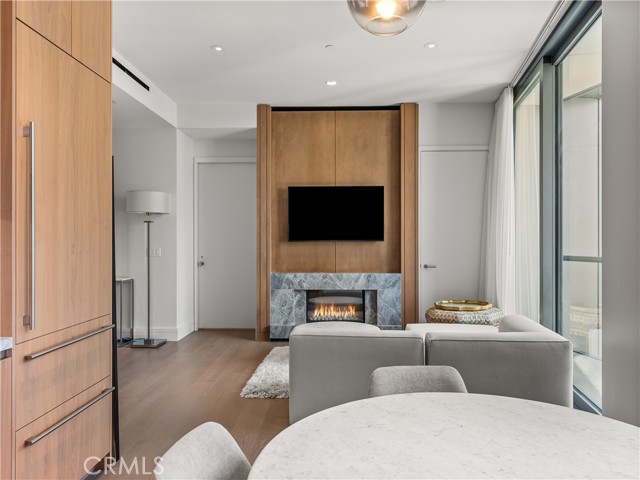 211 W Elm Court, Los Angeles CA: https://media.crmls.org/medias/d44b0bc8-bc10-4fc5-b2d2-bdbfdfb974cc.jpg