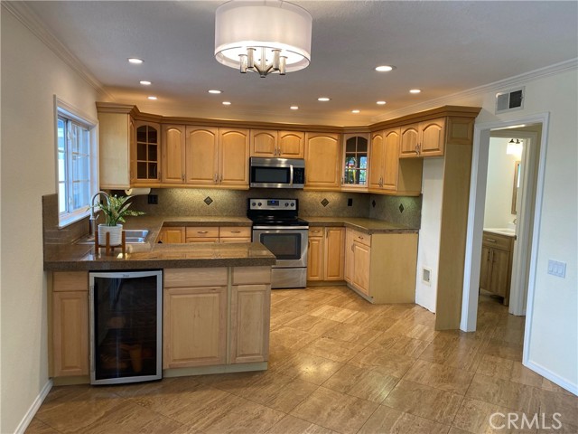Detail Gallery Image 6 of 21 For 21442 Brandy Wine Ln, Lake Forest,  CA 92630 - 3 Beds | 2/1 Baths