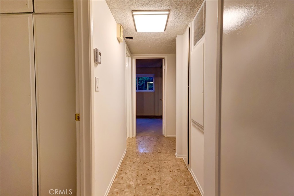 https://media.crmls.org/medias/d44b90f8-d460-41c1-ba6e-776943fe4cd6.jpg?preset=X-Large