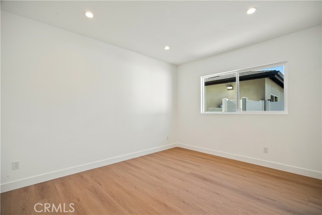 Detail Gallery Image 22 of 75 For 6935 Jellico Ave, Lake Balboa,  CA 91406 - 8 Beds | 8 Baths