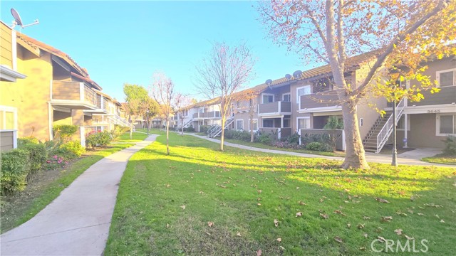 Detail Gallery Image 18 of 18 For 3633 Country Oaks #F,  Ontario,  CA 91761 - 2 Beds | 2 Baths