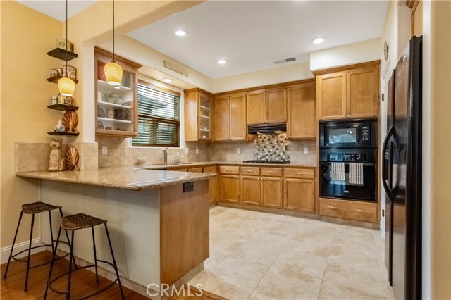 Detail Gallery Image 4 of 21 For 43 Redeemers Loop, Chico,  CA 95973 - 3 Beds | 2 Baths