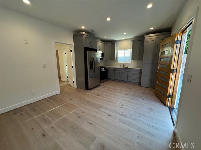 Detail Gallery Image 7 of 10 For 6427 Nagle, Van Nuys,  CA 91401 - 1 Beds | 1 Baths