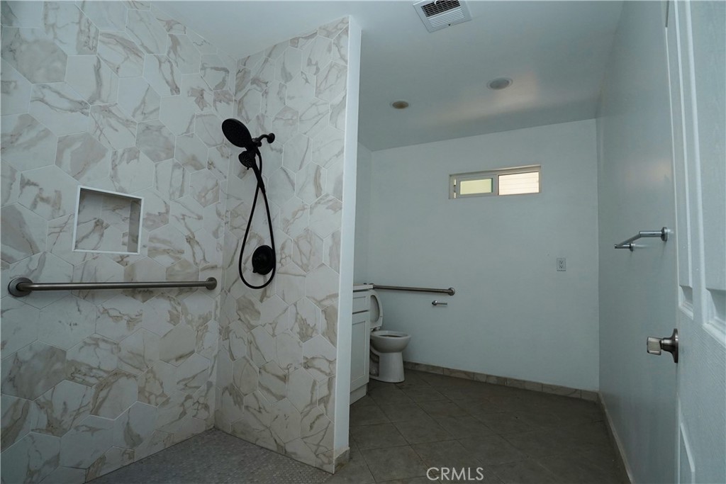 https://media.crmls.org/medias/d44d717f-a408-42dc-a38a-621055505ad6.jpg?preset=X-Large