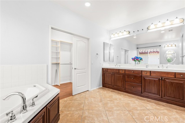 8180 E Brookdale Lane, Anaheim Hills CA: https://media.crmls.org/medias/d44f1333-cf49-43d3-a988-9e1634786c11.jpg