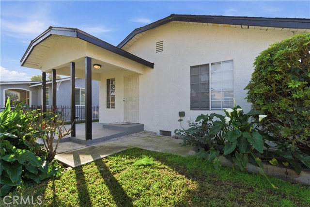 Detail Gallery Image 2 of 25 For 2640 110th St, Lynwood,  CA 90262 - 2 Beds | 1 Baths