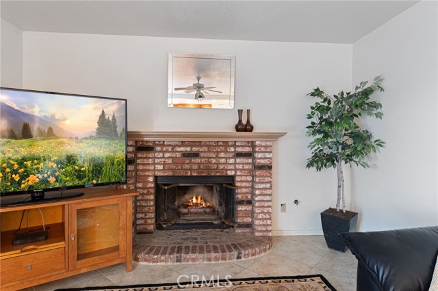 40420 Valiente Drive, Palmdale CA: https://media.crmls.org/medias/d450aff0-7120-4725-9975-49151cf02dfd.jpg