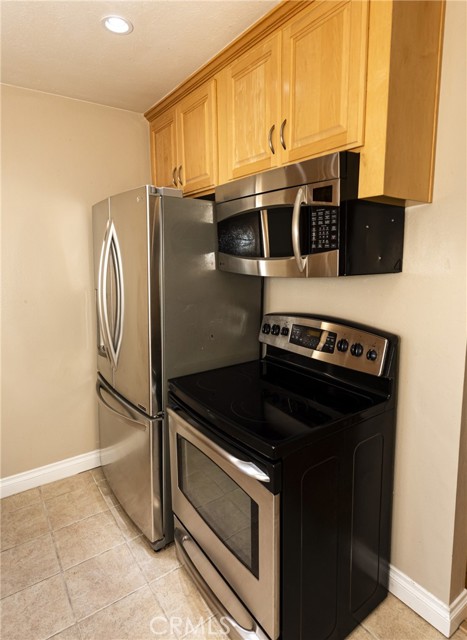 Detail Gallery Image 4 of 16 For 1108 Camino Real #508,  Redondo Beach,  CA 90277 - 2 Beds | 2 Baths