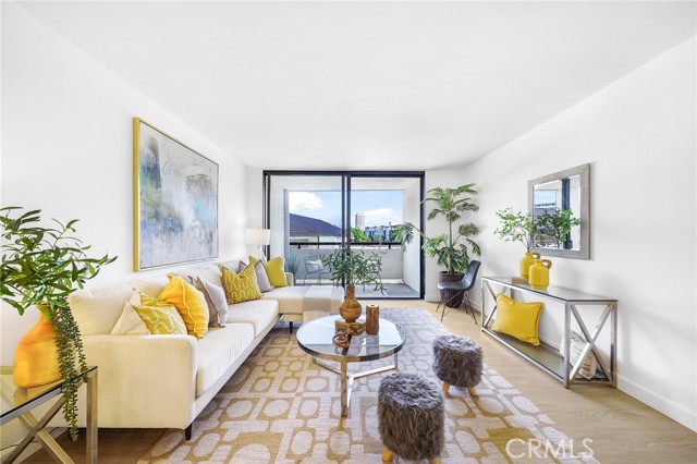 222 S Central Avenue, Los Angeles CA: https://media.crmls.org/medias/d4519763-0685-4916-a627-aa821f3baf0d.jpg
