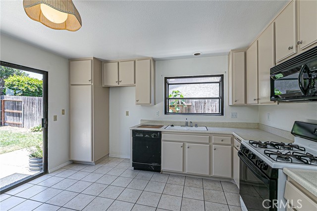 1168 E Foster Road, Santa Maria CA: https://media.crmls.org/medias/d4523d2a-118e-4c33-a283-a384cf3d1d51.jpg