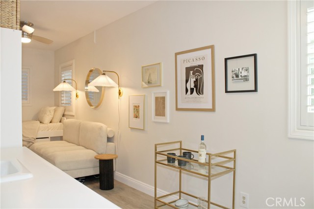 Detail Gallery Image 7 of 13 For 704 1/2 Marigold Avenue, Corona Del Mar,  CA 92625 - 0 Beds | 1 Baths