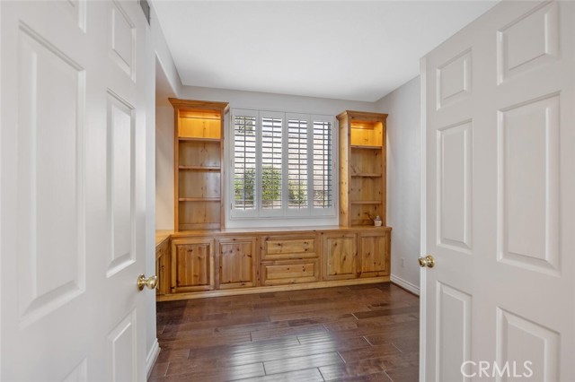 27448 Whitefield Place, Valencia CA: https://media.crmls.org/medias/d4535290-b96a-439a-82aa-da83dc739881.jpg