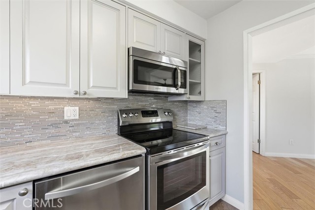 Detail Gallery Image 3 of 20 For 23017 Maple, Torrance,  CA 90505 - 2 Beds | 2 Baths