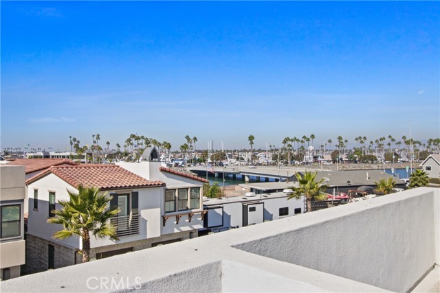 208 Ocean Place, Seal Beach CA: https://media.crmls.org/medias/d4548579-6854-43c9-8686-43a7b5777e26.jpg