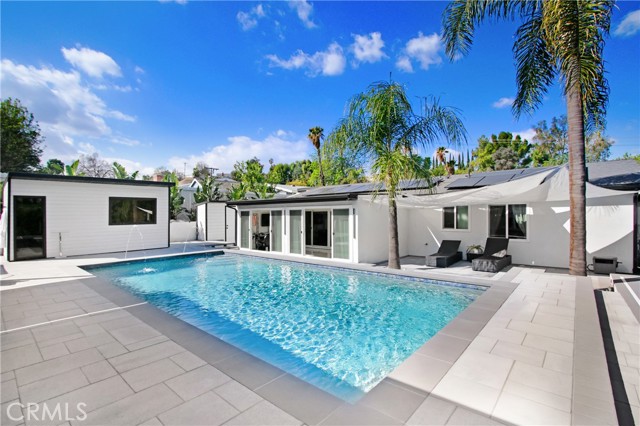 20200 Clark Street, Woodland Hills CA: https://media.crmls.org/medias/d4548aea-8bad-40a4-8242-cd068721902e.jpg