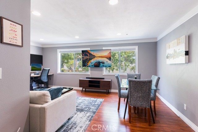 110 W Maple Street, Glendale CA: https://media.crmls.org/medias/d4548cc3-1480-419f-a43e-449994ff5fb4.jpg