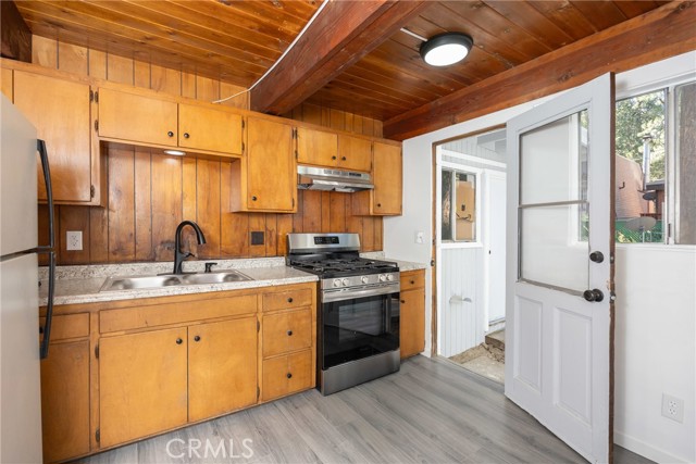 42641 Falcon Avenue, Big Bear Lake CA: https://media.crmls.org/medias/d454c4a7-35dc-4b32-b6ee-57d4139c58ec.jpg