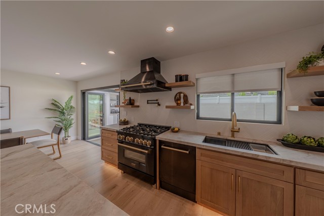 9141 Aloha Drive, Huntington Beach CA: https://media.crmls.org/medias/d454d2d7-f7a8-4837-b27d-1f3701d1b329.jpg