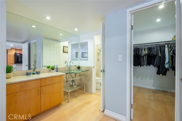 Detail Gallery Image 11 of 37 For 22100 Burbank Bld 138d,  Woodland Hills,  CA 91367 - 2 Beds | 2 Baths