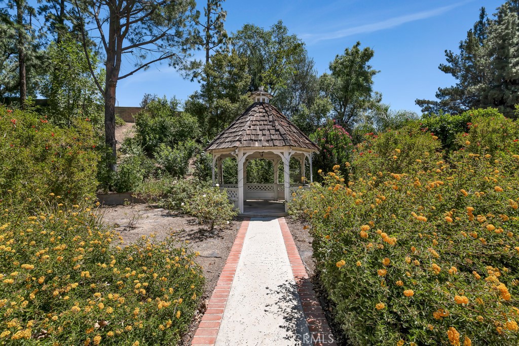 https://media.crmls.org/medias/d45653ee-dc0e-48c0-bc41-edd1c3d13651.jpg?preset=X-Large