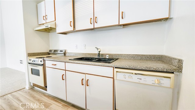 615 Prospect Avenue, Redondo Beach, California 90277, 2 Bedrooms Bedrooms, ,1 BathroomBathrooms,Residential,Sold,Prospect,PV22065210