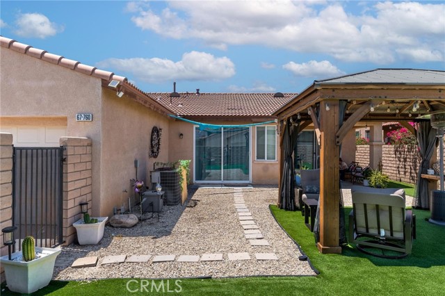 67760 Rio Vista Drive, Cathedral City CA: https://media.crmls.org/medias/d4578773-5d63-4ebf-b458-dbca80bfb1c5.jpg